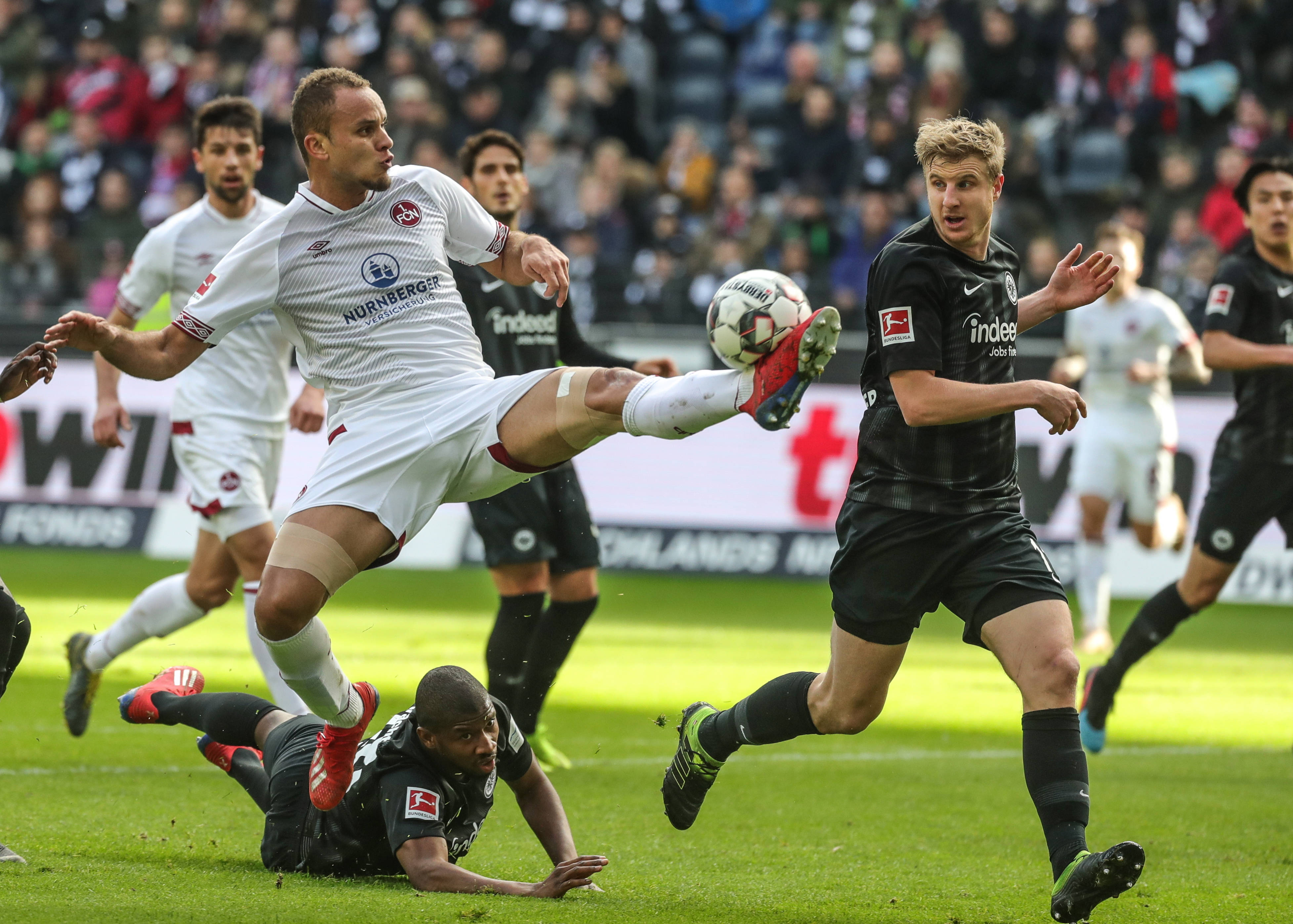 足而被罚款 足而被罚款